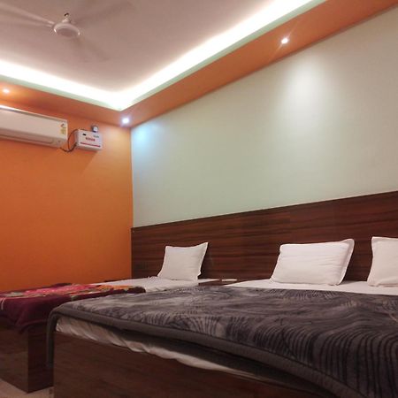 Siyaram Kunj Hotel Ayodhya Eksteriør bilde