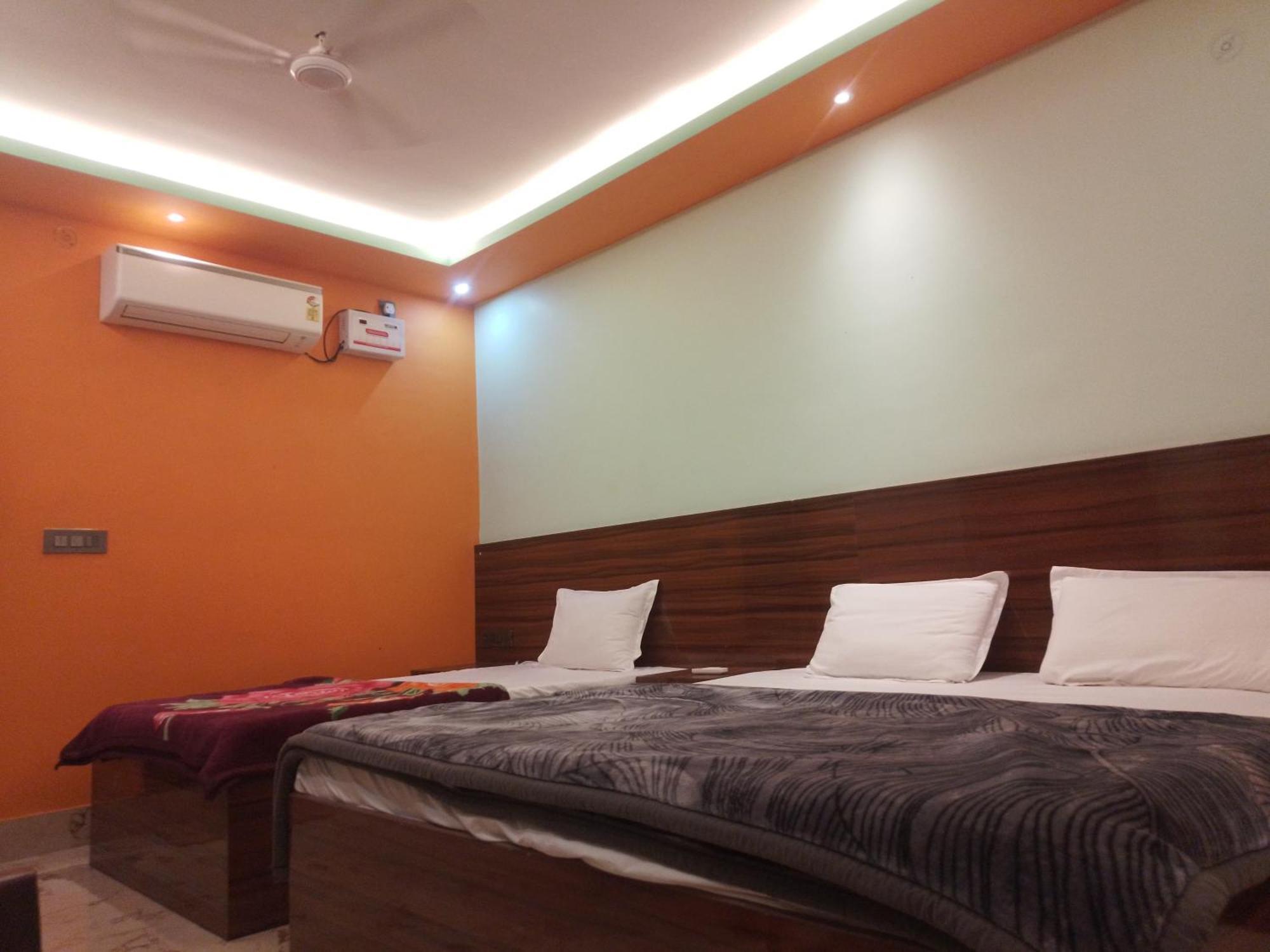 Siyaram Kunj Hotel Ayodhya Eksteriør bilde