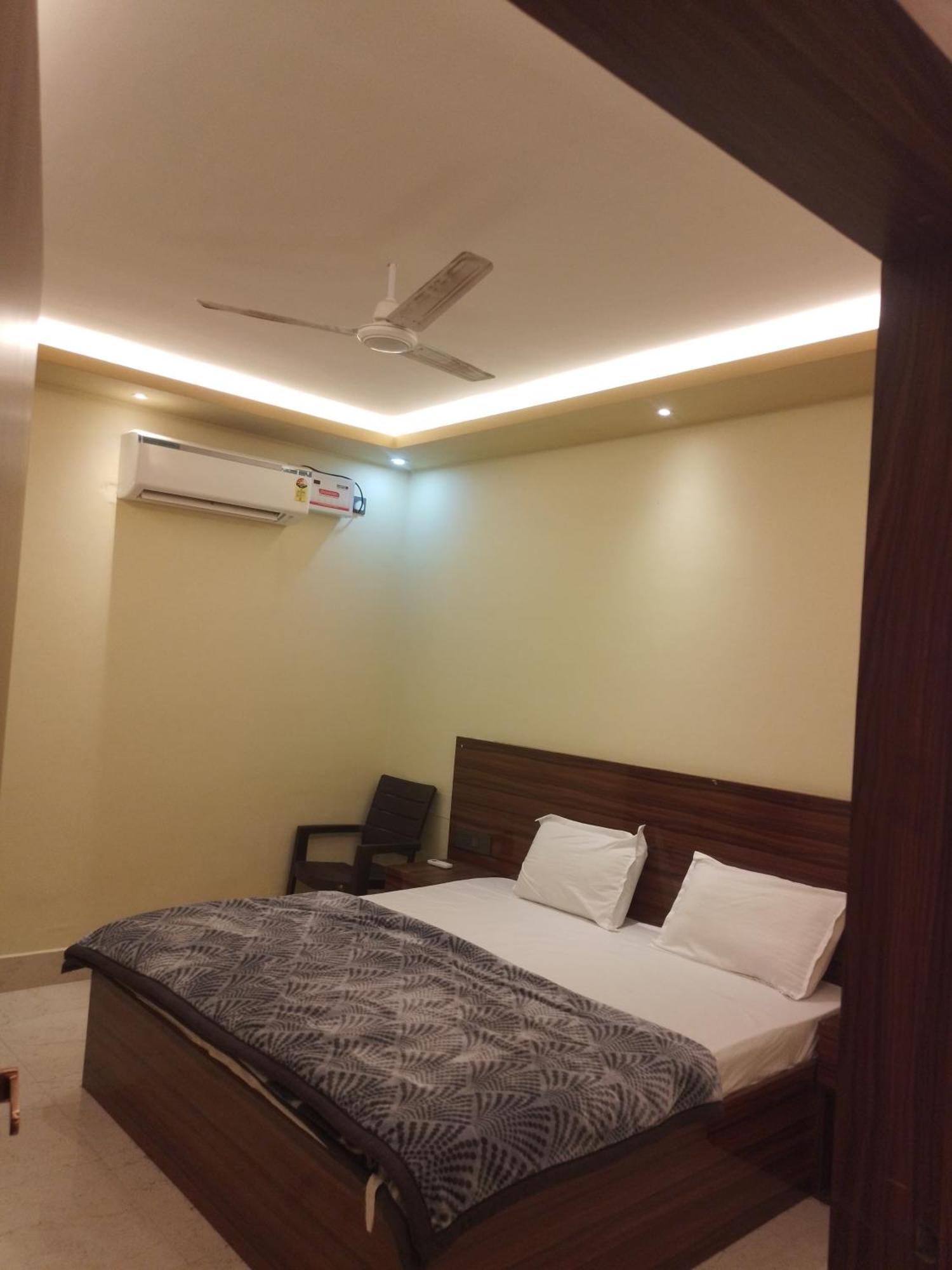 Siyaram Kunj Hotel Ayodhya Eksteriør bilde