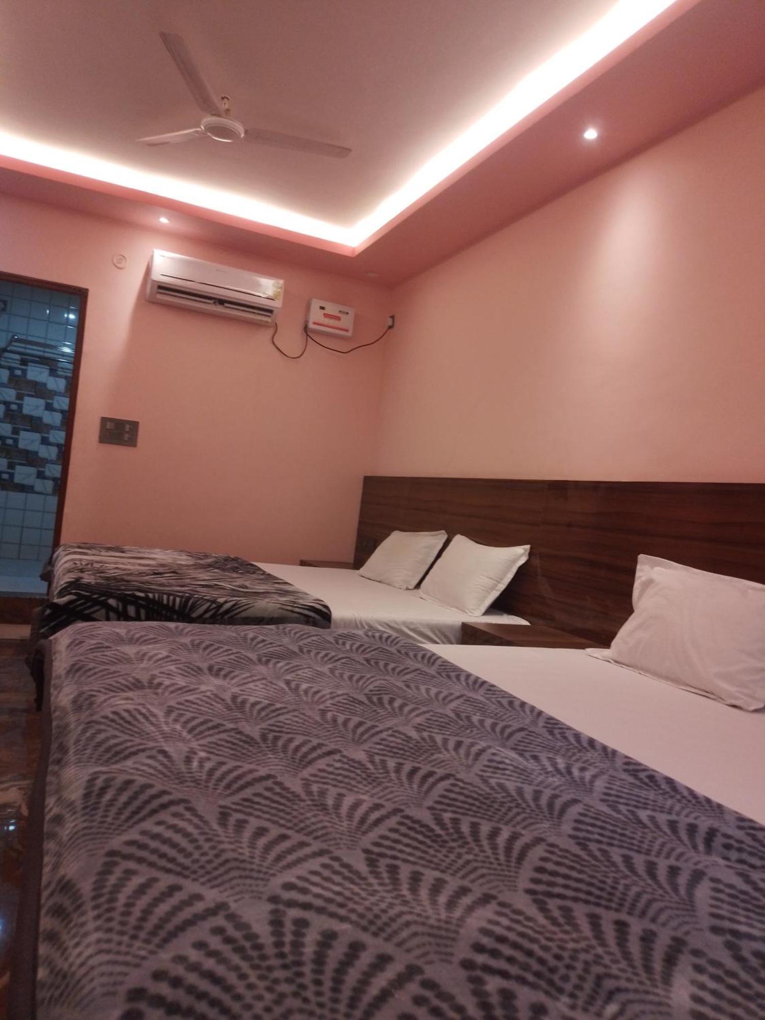 Siyaram Kunj Hotel Ayodhya Eksteriør bilde