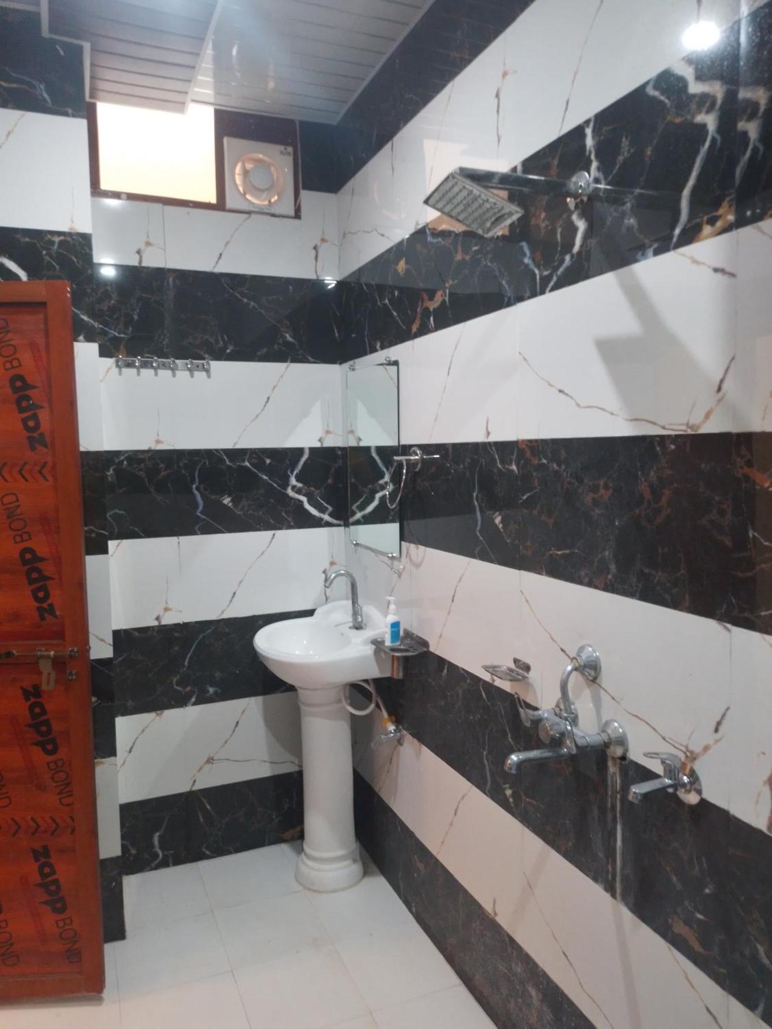 Siyaram Kunj Hotel Ayodhya Eksteriør bilde